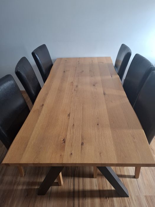Mesa de madeira maciça extensível
