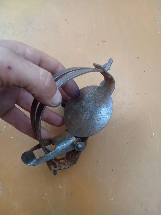 Żelazko łapka na kuny
