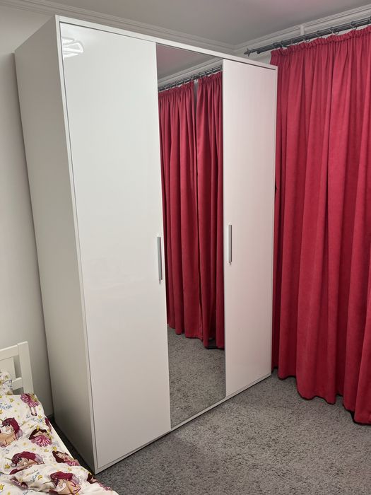 Шафа Embawood Mirina 3-дверна 2270х1510х585 мм білий / білий лак