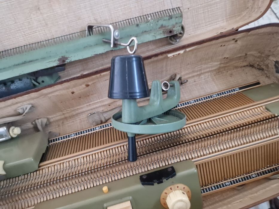 Maquina de tricotar singer