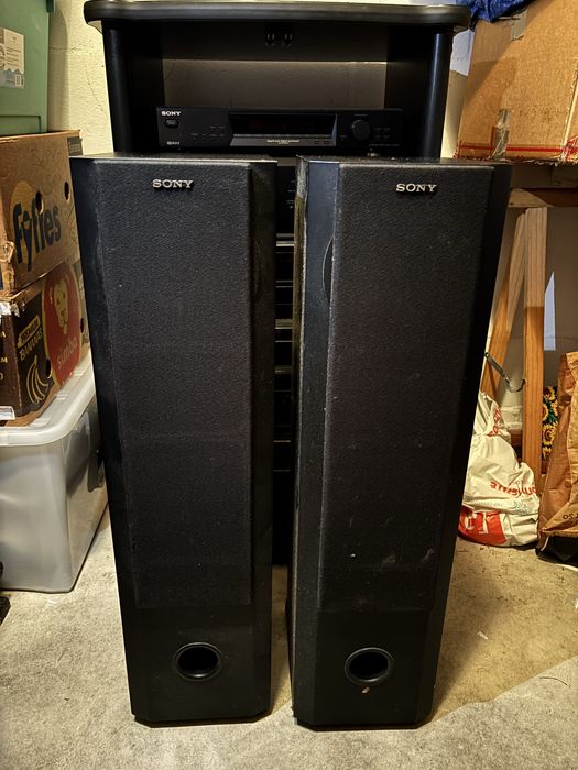 Aparelhagem Sony com 2 colunas