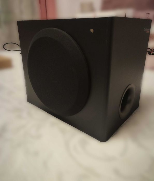 Barra de Som Cabasse Dolby Atmos - Hi-Fi com Subwoofer