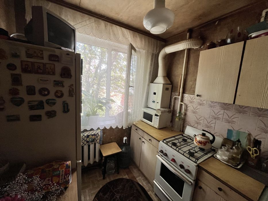1кім кв з косметикою вул. Тероборони(Гагаріна).Подусівка.Сертифікат!