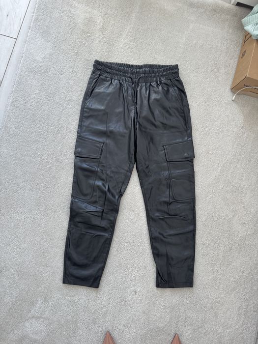 Czarne spodnie bojówki z eko skóry zara rozmiar 38 M