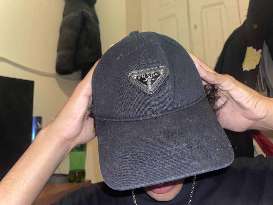 Boné da prada novo