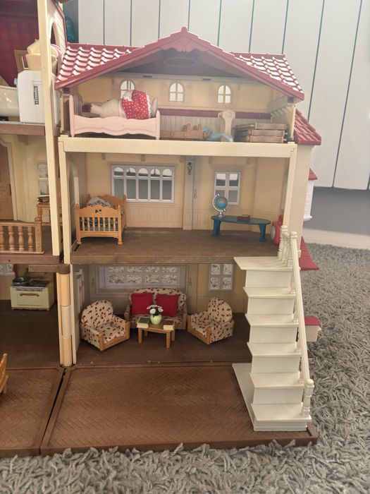 Sprzedam domek dla kroliczkow z mebelkami Silvanian Families