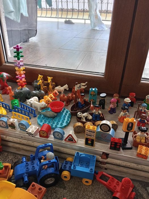 Mega zestaw klocków Lego Duplo pociąg ludziki zwierzęta