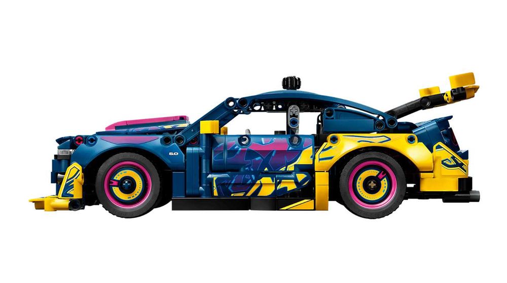 Klocki LEGO Technic 42236 Warsztat tuningowy: samochód Ford Mustang GT