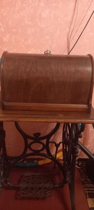 Швейная машинка singer