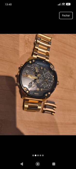 Relógio Dourado Diesel