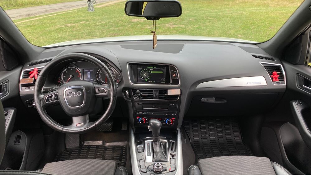 Продається Audi Q5