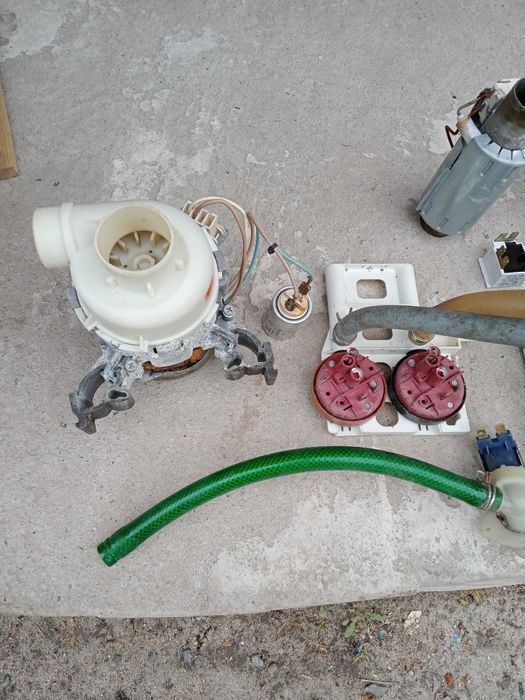 Посудомийна машина ELECTROLUX