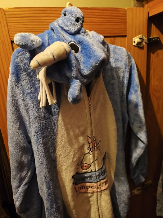 Macacão pijama quentinho tamanho M novo