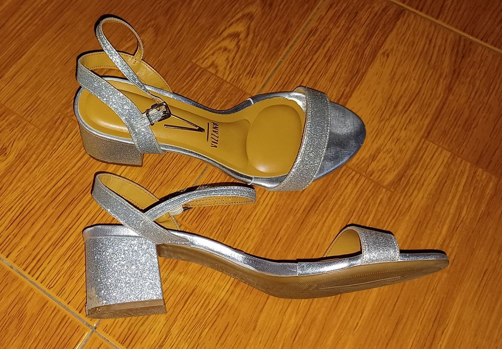 Sandalias prata novas