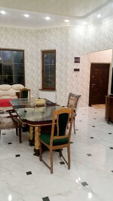 Дом новой постройки. Район Толбухина.