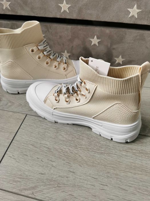 Buty trampki trapery rozm. 39 beżowe