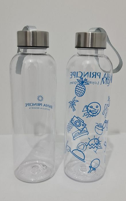 Garrafas.  Plástico duro.  Novo