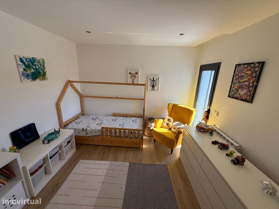 T3 com 2 casas de banho e garagem em Leiria