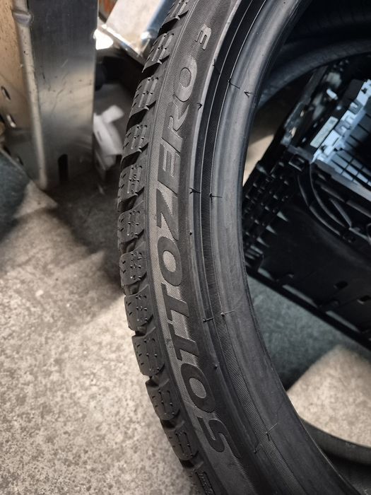 Opony zimowe Pirelli Sottozero 3, 255/35 R20. 2szt. 2021r. 7.3mm