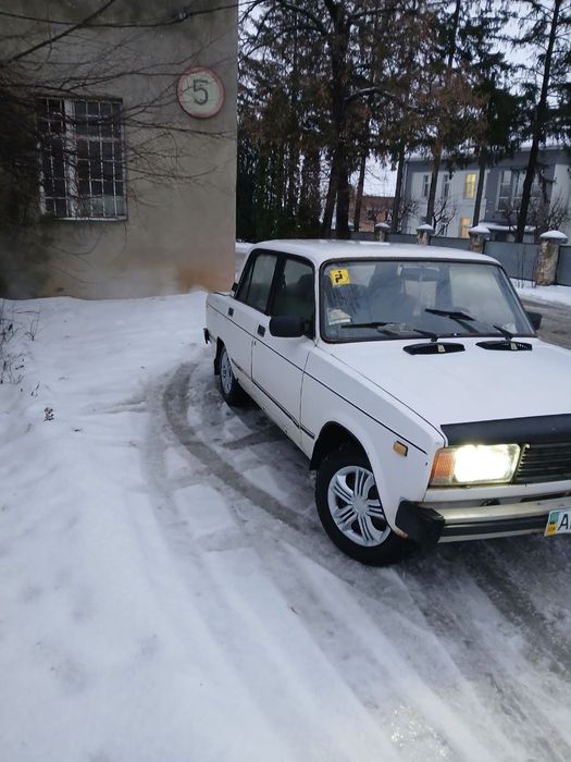 Продам ваз 2105  на полном ходу