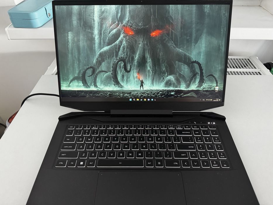 Laptop DreamMachines 17.3cali