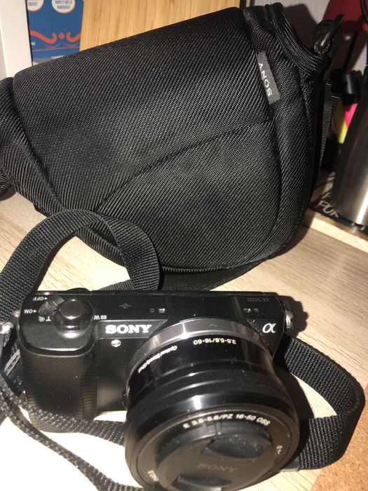 Máquina fotográfica SONY Alpha a5000 20.1mp - BATERIA PARA SUBSTITUIR!