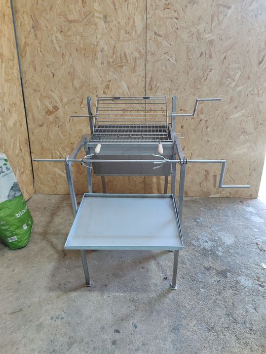 Churrasqueira inox para pernil no espeto