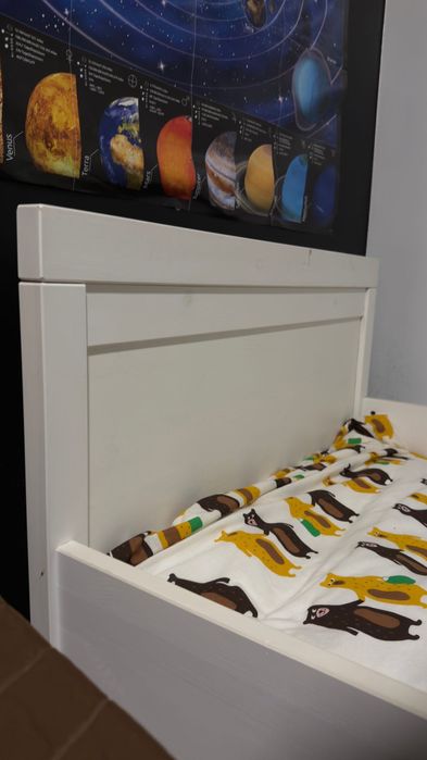 Cama de criança com acessórios