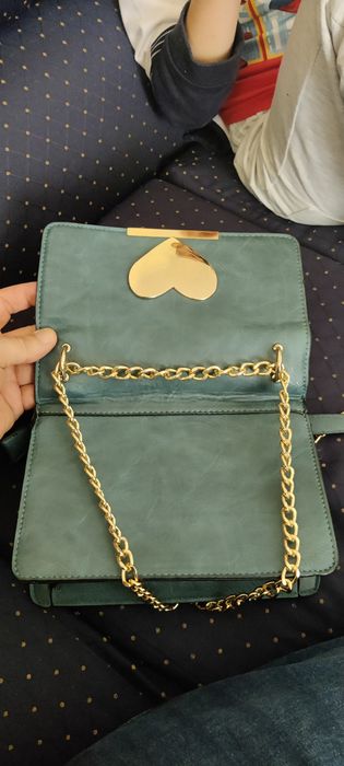 Mala Verde Petróleo com Detalhe Dourado – Muito Elegante
