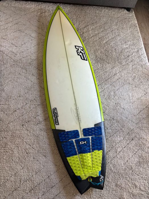 Prancha de surf 5’8” MUITO BOM ESTADO