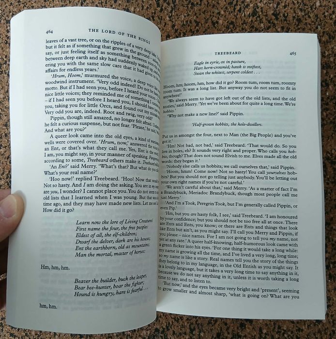 Livro - The Two Towers (J.R.R. Tolkien)