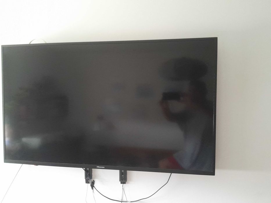 TV LED da marca Hisense de 50 polegadas exclusivamente para peças ou para reparação