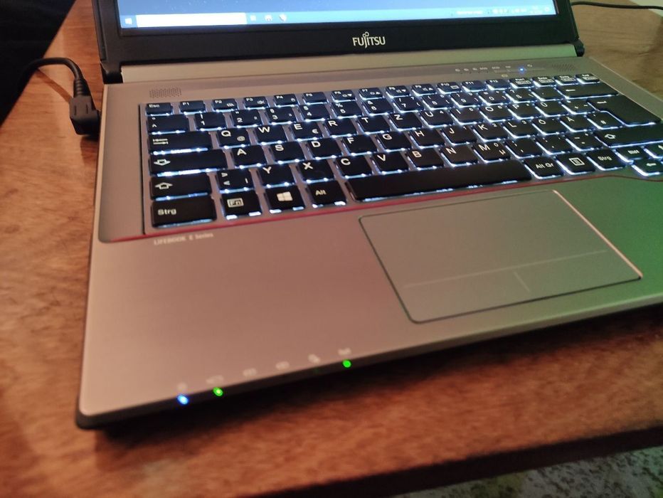 Fujitsu Lifebook E744