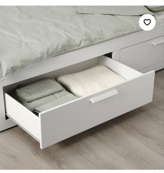 Cama individual e de casal com 2 colchões