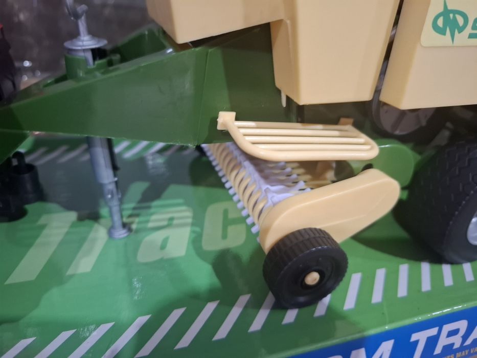 Traktor z Dwoma Przyczepami i Pługiem - Duży Zestaw Farma ROLNIK