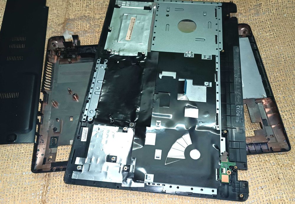Корпус от ноутбука Asus X55A нижняя часть в сборе