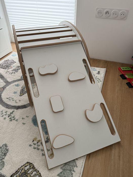 Drewniana montessori-zjeżdżalnia / drabinka wspinaczkowa dla dzieci