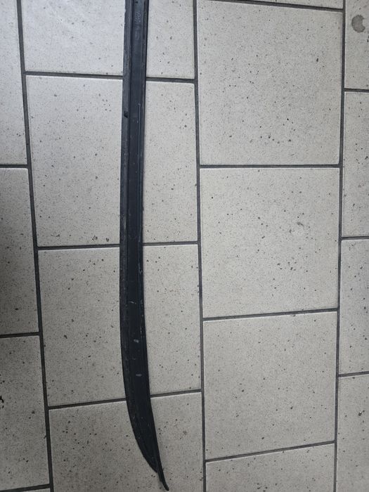 Listwa Szyby Przedniej Zgarniacz Szyby Ford Focus MK3