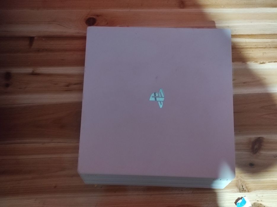 Negociável Vendo ou troc PS4 por PC portátil bom para jogos ou gamers