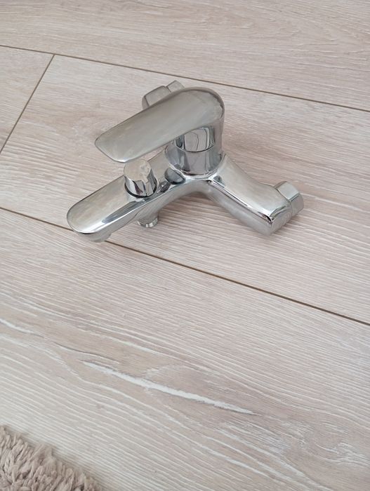 Продам нові змішувачі  для кухні і вани deante