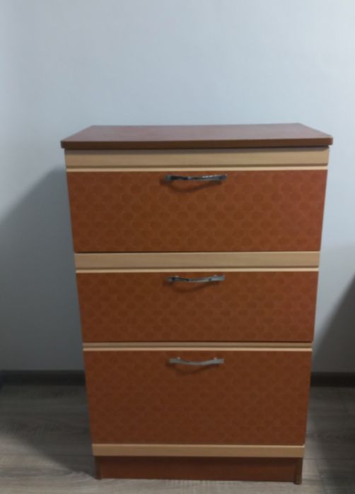 Тумбочка під взуття -одяг