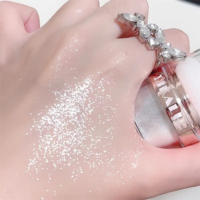 Rozświetlacz do twarzy i ciała