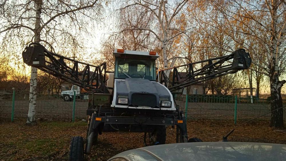 Продам Самоходный  опрыскиватель в идеальном состоянии и оказываем усл