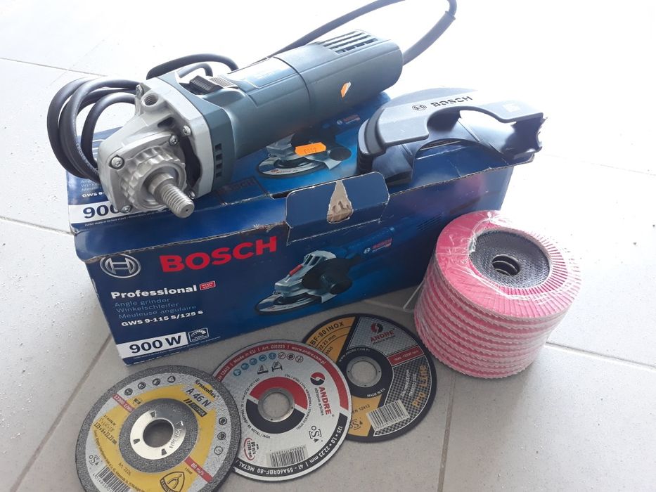 Szlifierka kątowa Bosch 900W z regulacją