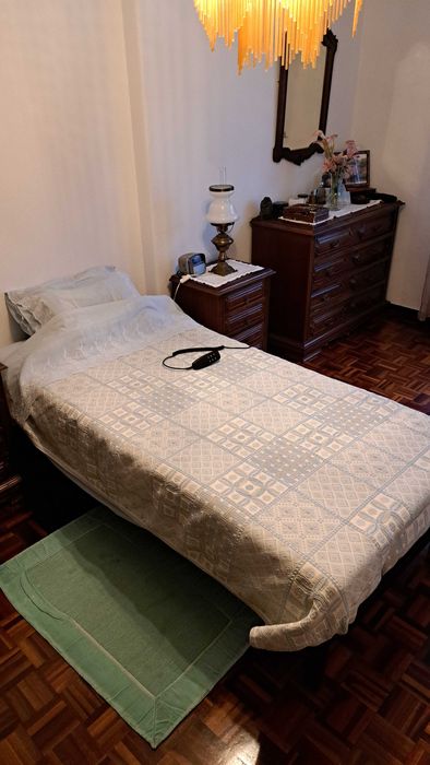 Cama eléctrica articulada individual c/ comando