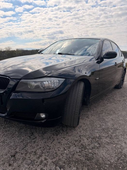 BMW E90 рестайлинг 2010 рік в гарному стані