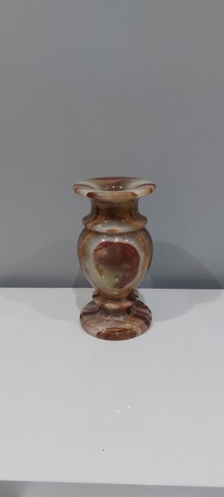 Śliczny wazon z onyksu