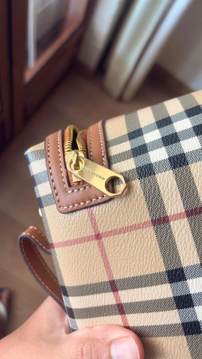 Burberry Check Mini Vanity Bag Beige com Nota Fiscal