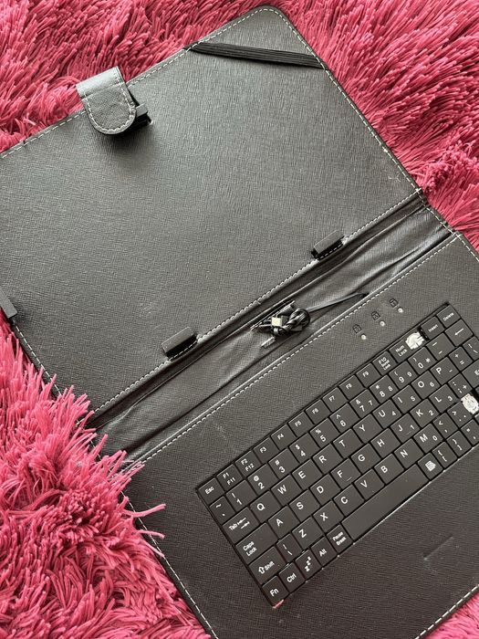 планшет Gigaset + чохол клавіатура