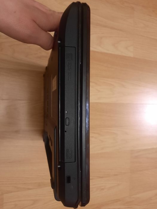 Ноутбук на запчастини